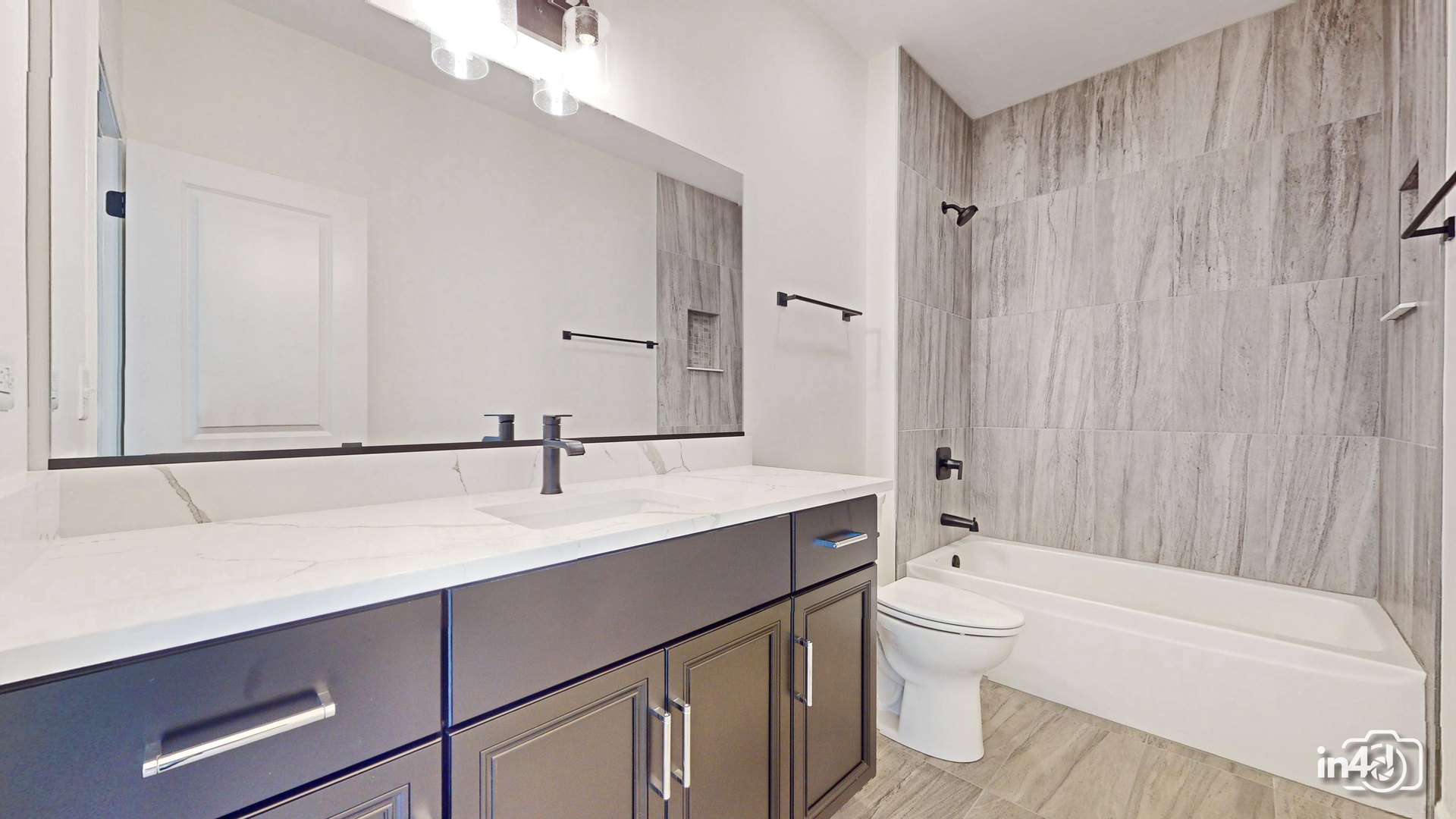 24620 W River Crossing Drive, Shorewood, IL 60404