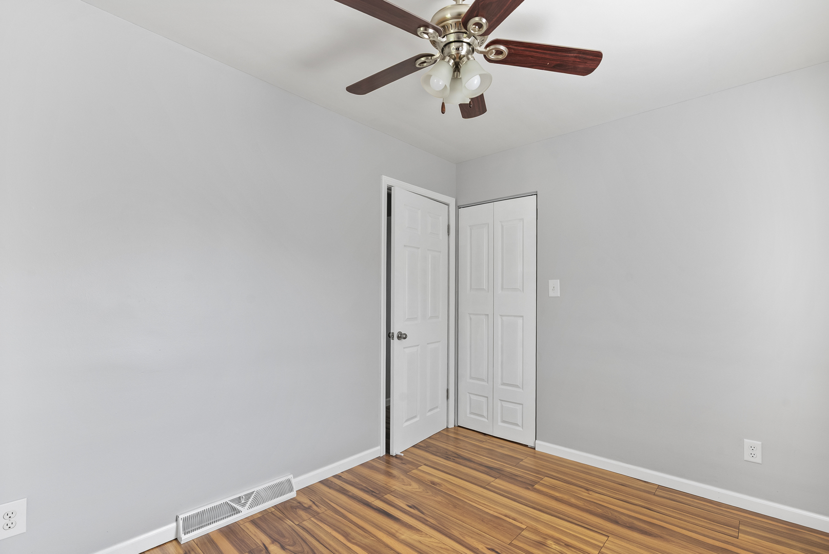 823 Lenwood Court, Aurora, IL 60506