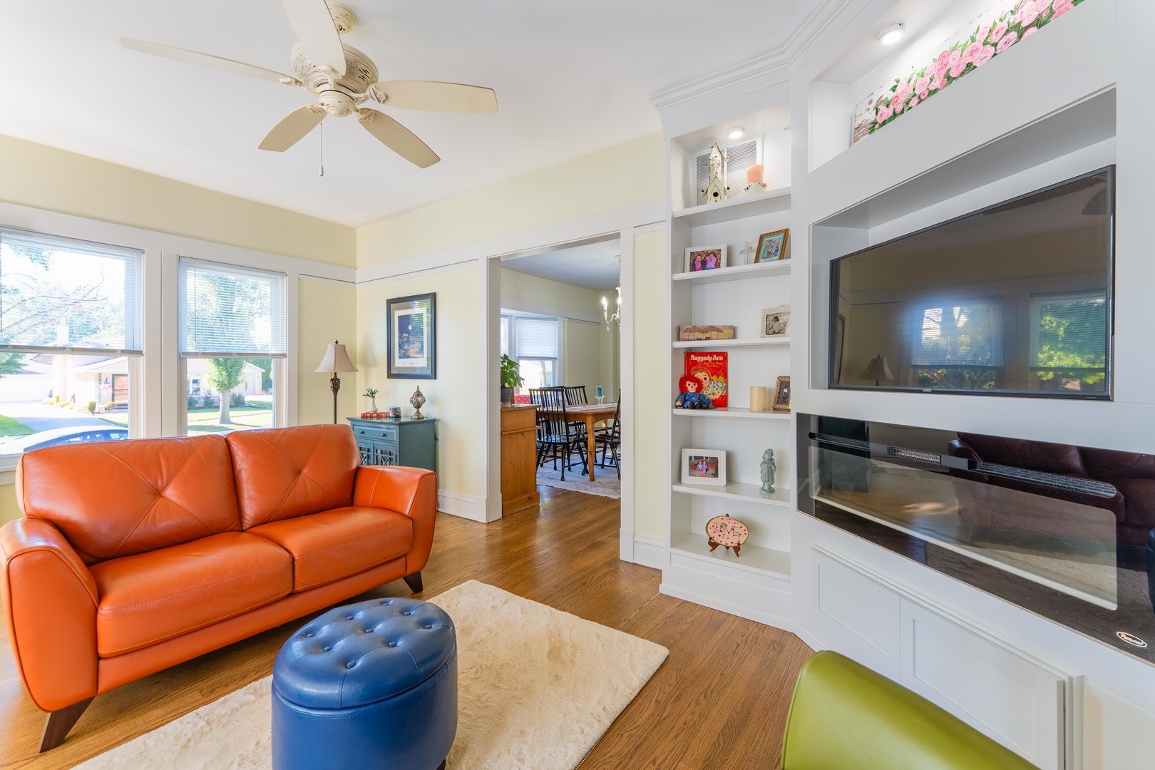 3827 HOLLYWOOD Avenue, Brookfield, IL 60513