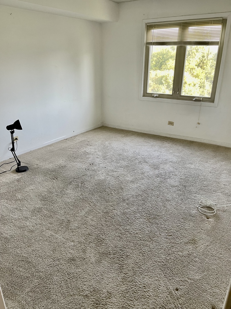 18600 Village West Drive #310, Hazel Crest, IL 60429