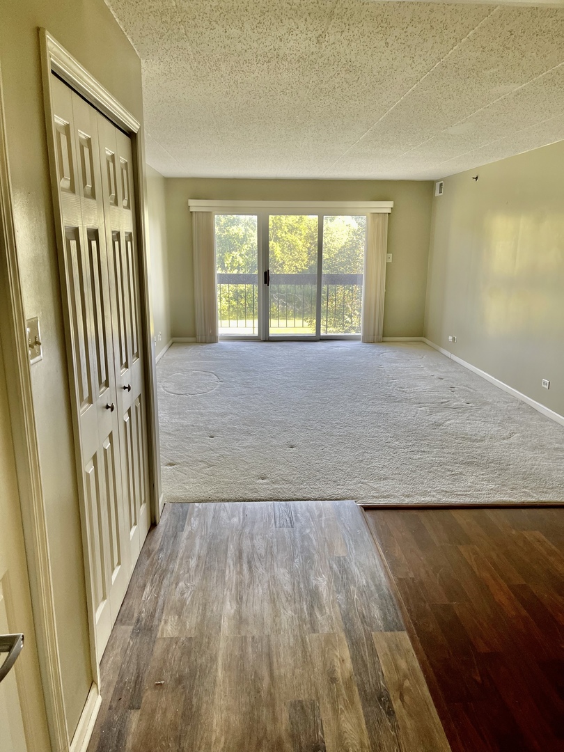 18600 Village West Drive #310, Hazel Crest, IL 60429