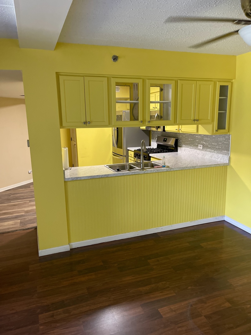 18600 Village West Drive #310, Hazel Crest, IL 60429