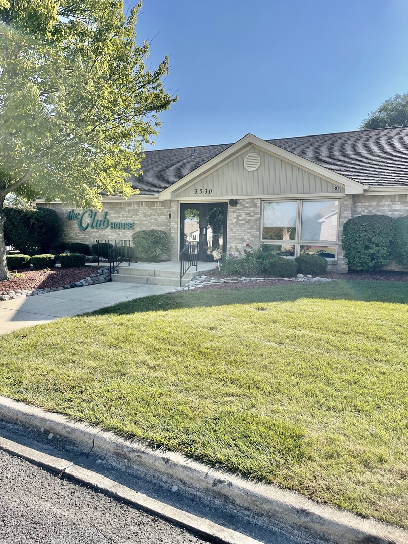 18600 Village West Drive #310, Hazel Crest, IL 60429