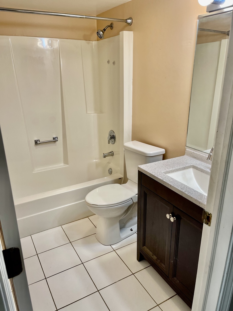 18600 Village West Drive #310, Hazel Crest, IL 60429