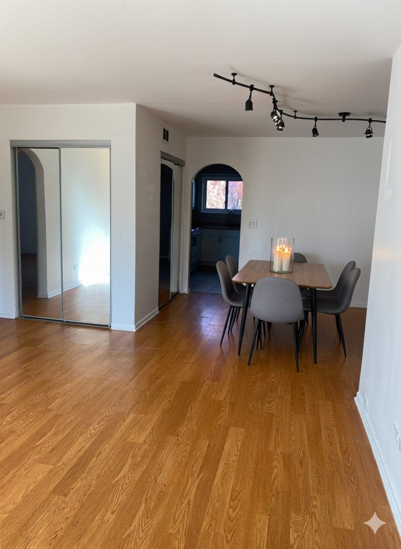 880 S Plum Grove Road #210, Palatine, IL 60067