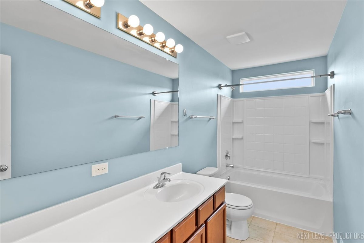 5734 OAK RIDGE Way #-45, Lisle, IL 60532