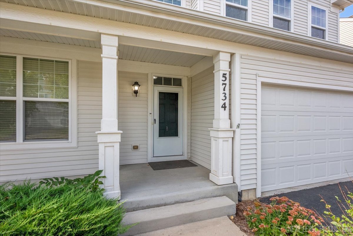 5734 OAK RIDGE Way #-45, Lisle, IL 60532