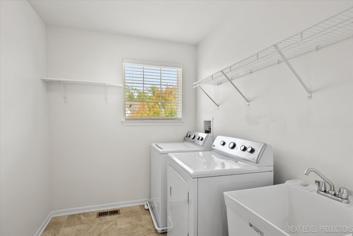 5734 OAK RIDGE Way #-45, Lisle, IL 60532