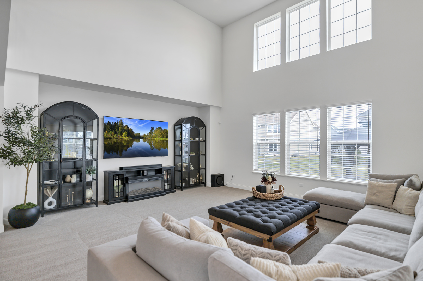 1833 Coralito Lane, Elgin, IL 60124