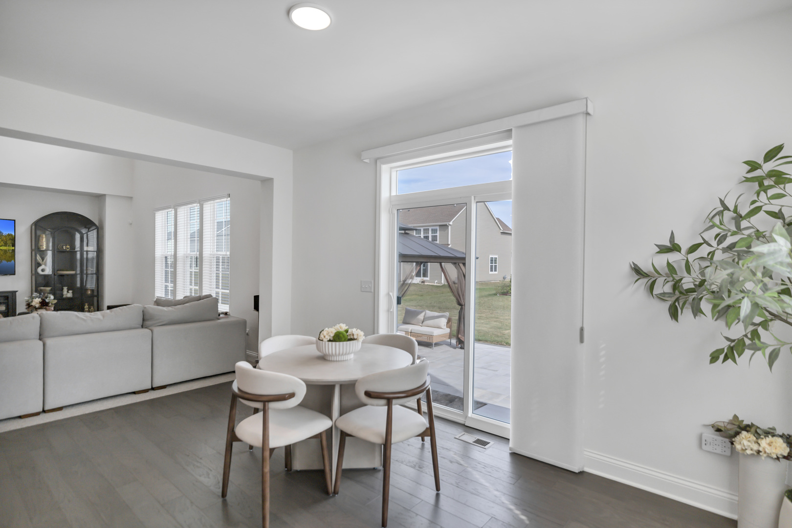 1833 Coralito Lane, Elgin, IL 60124