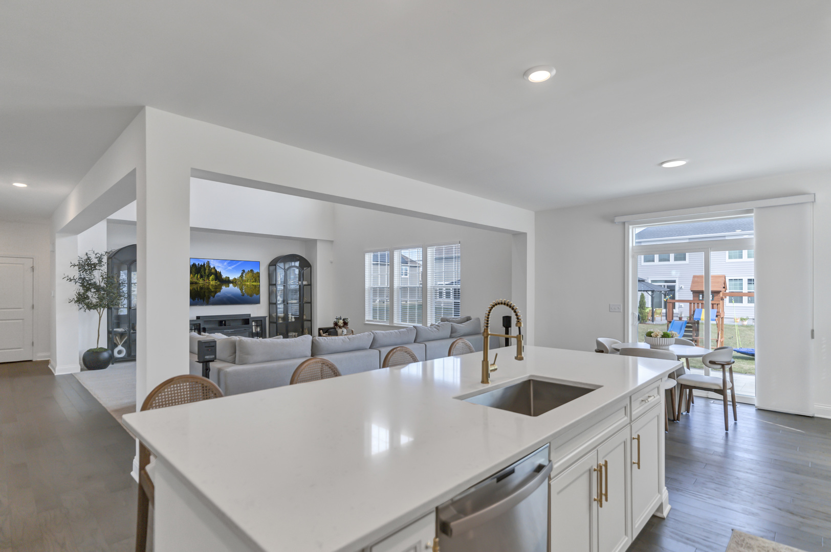 1833 Coralito Lane, Elgin, IL 60124