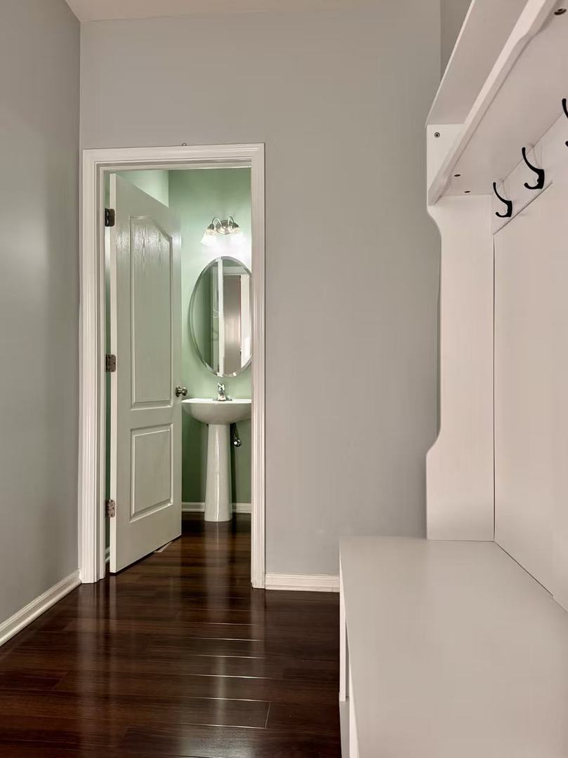 5734 OAK RIDGE Way, Lisle, IL 60532