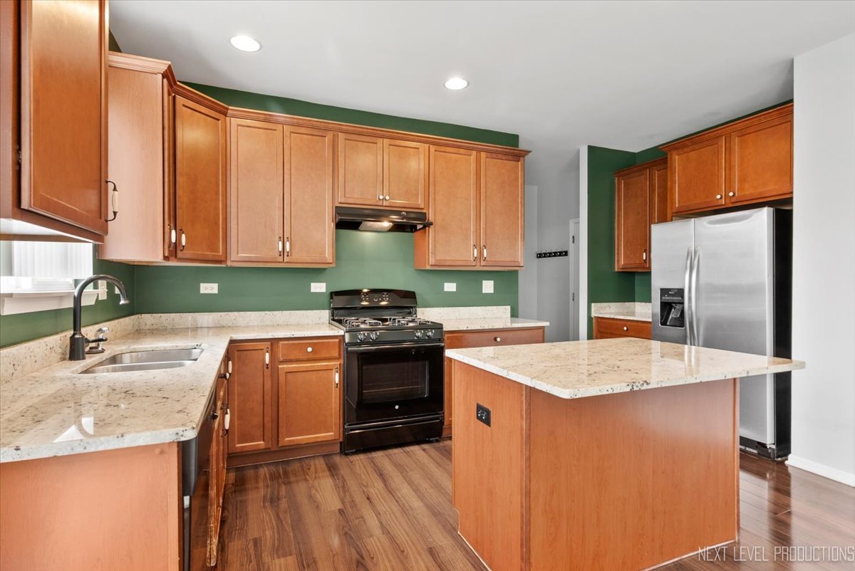 5734 OAK RIDGE Way, Lisle, IL 60532