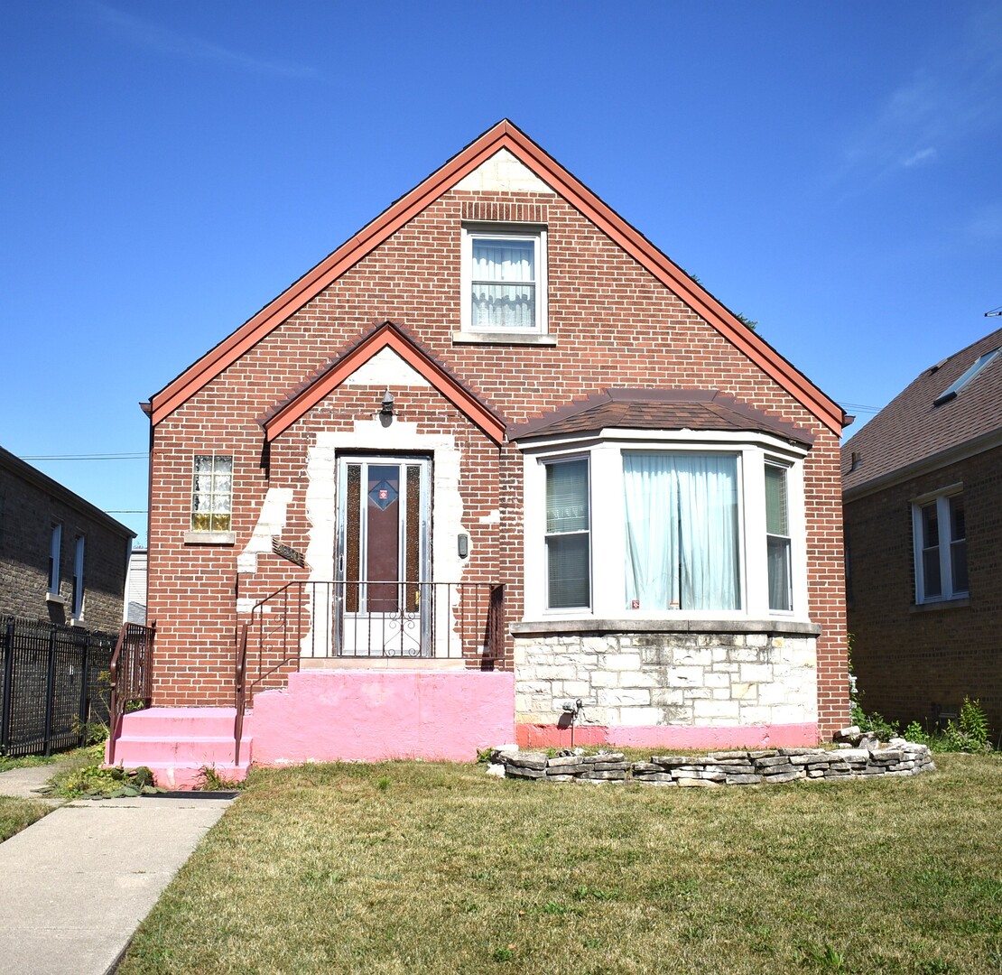 4840 W Waveland Avenue, Chicago, IL 60641