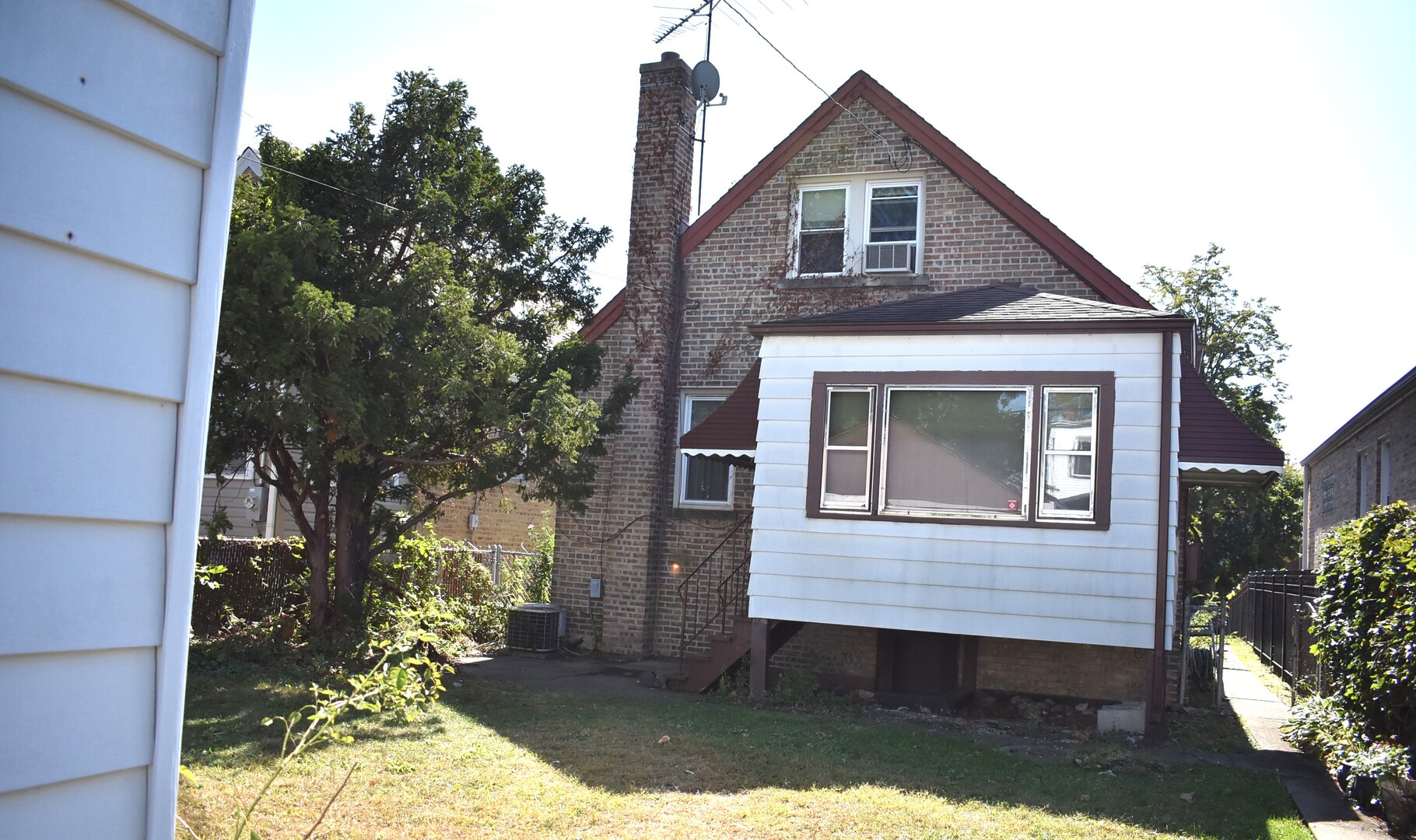 4840 W Waveland Avenue, Chicago, IL 60641