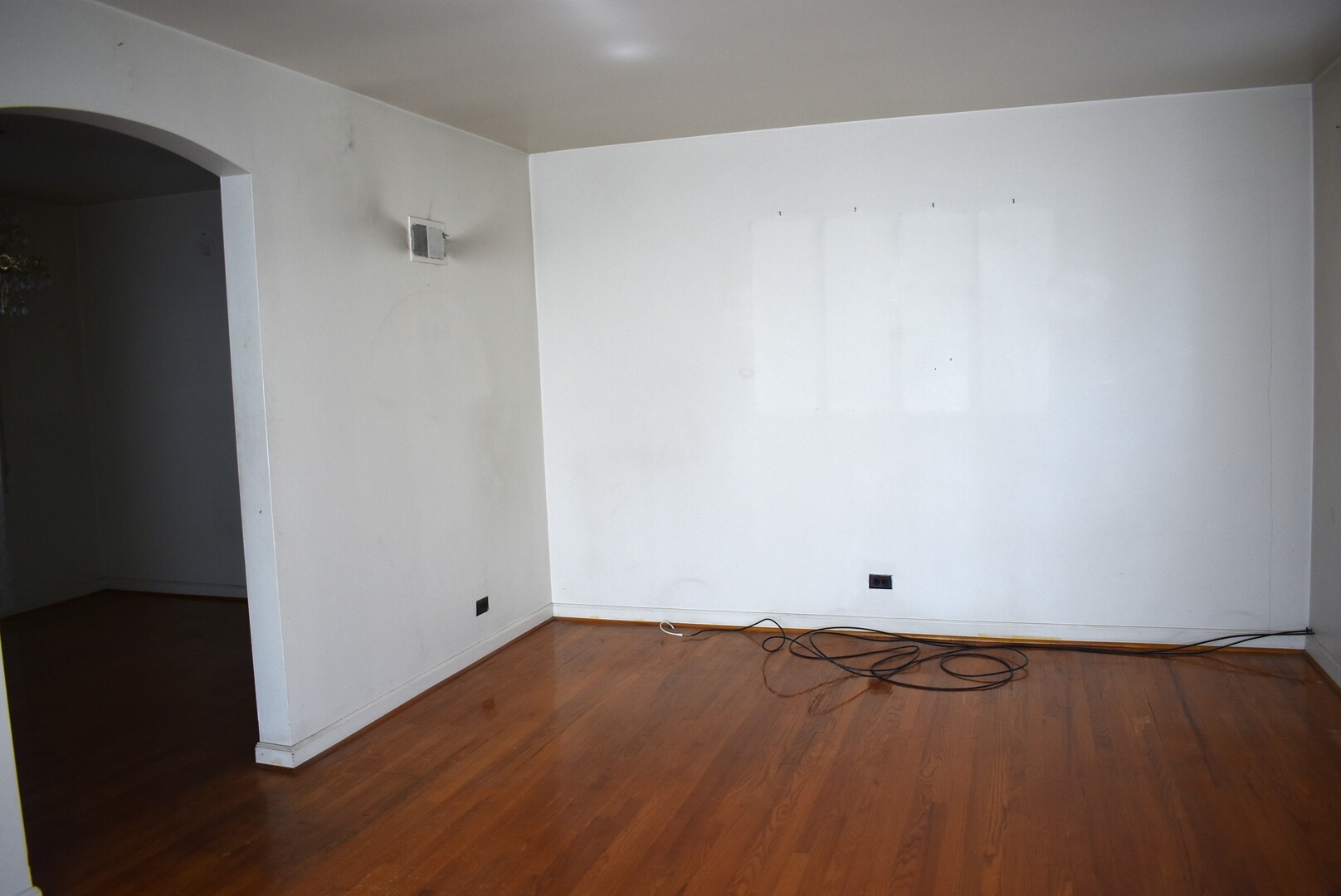 4840 W Waveland Avenue, Chicago, IL 60641