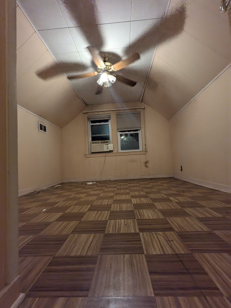 4840 W Waveland Avenue, Chicago, IL 60641