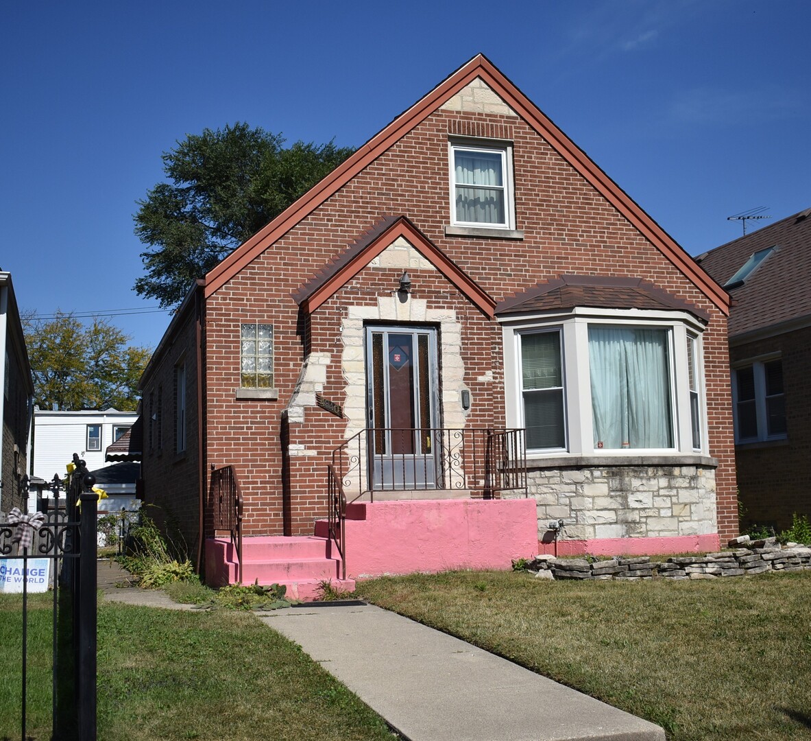 4840 W Waveland Avenue, Chicago, IL 60641