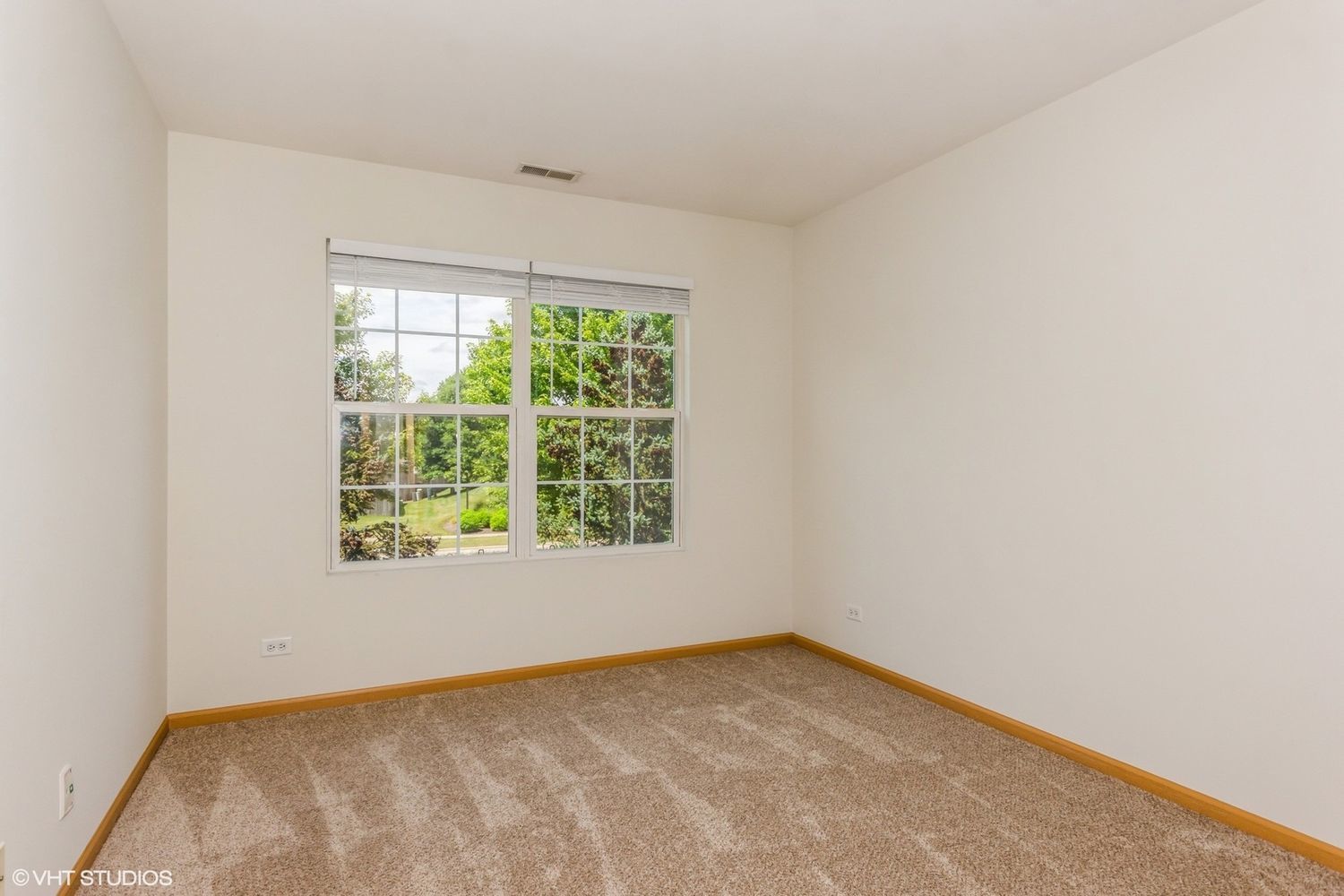 24226 W Walnut Circle, Plainfield, IL 60585