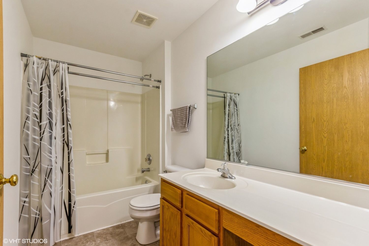 24226 W Walnut Circle, Plainfield, IL 60585