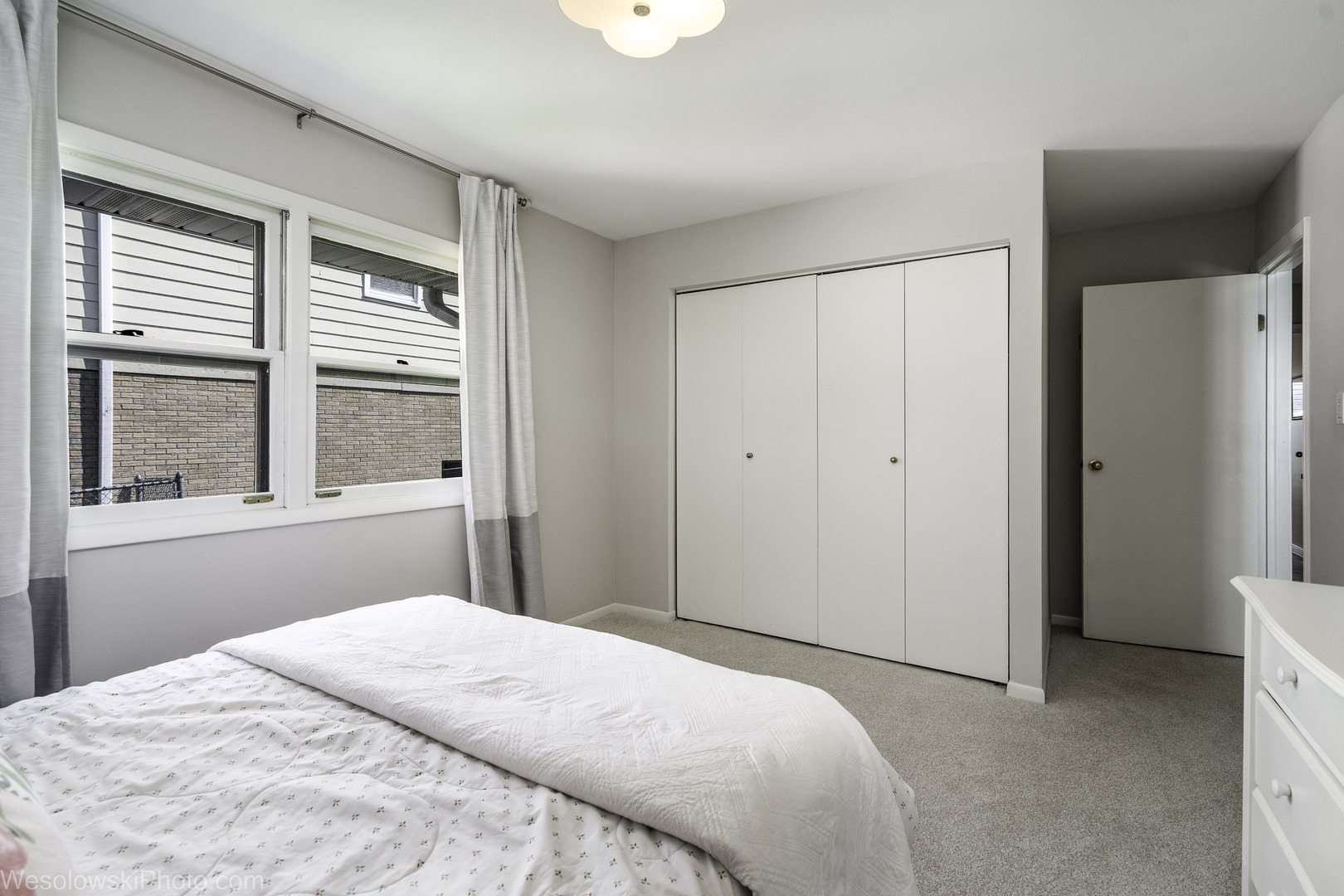 1622 E Greenwood Drive, Mount Prospect, IL 60056