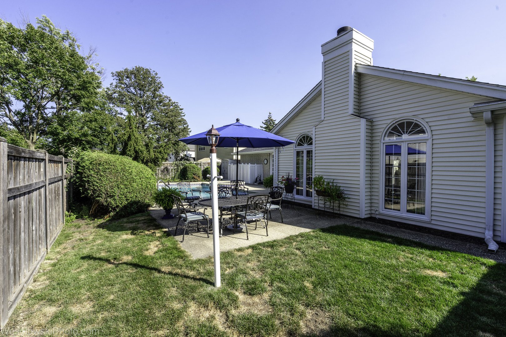 1622 E Greenwood Drive, Mount Prospect, IL 60056