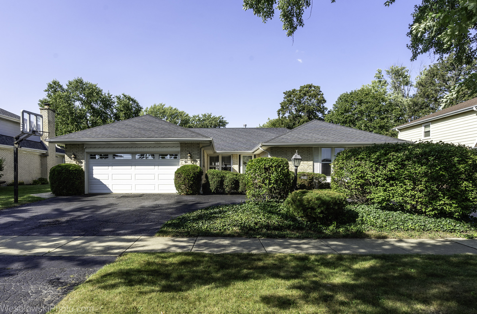 1622 E Greenwood Drive, Mount Prospect, IL 60056