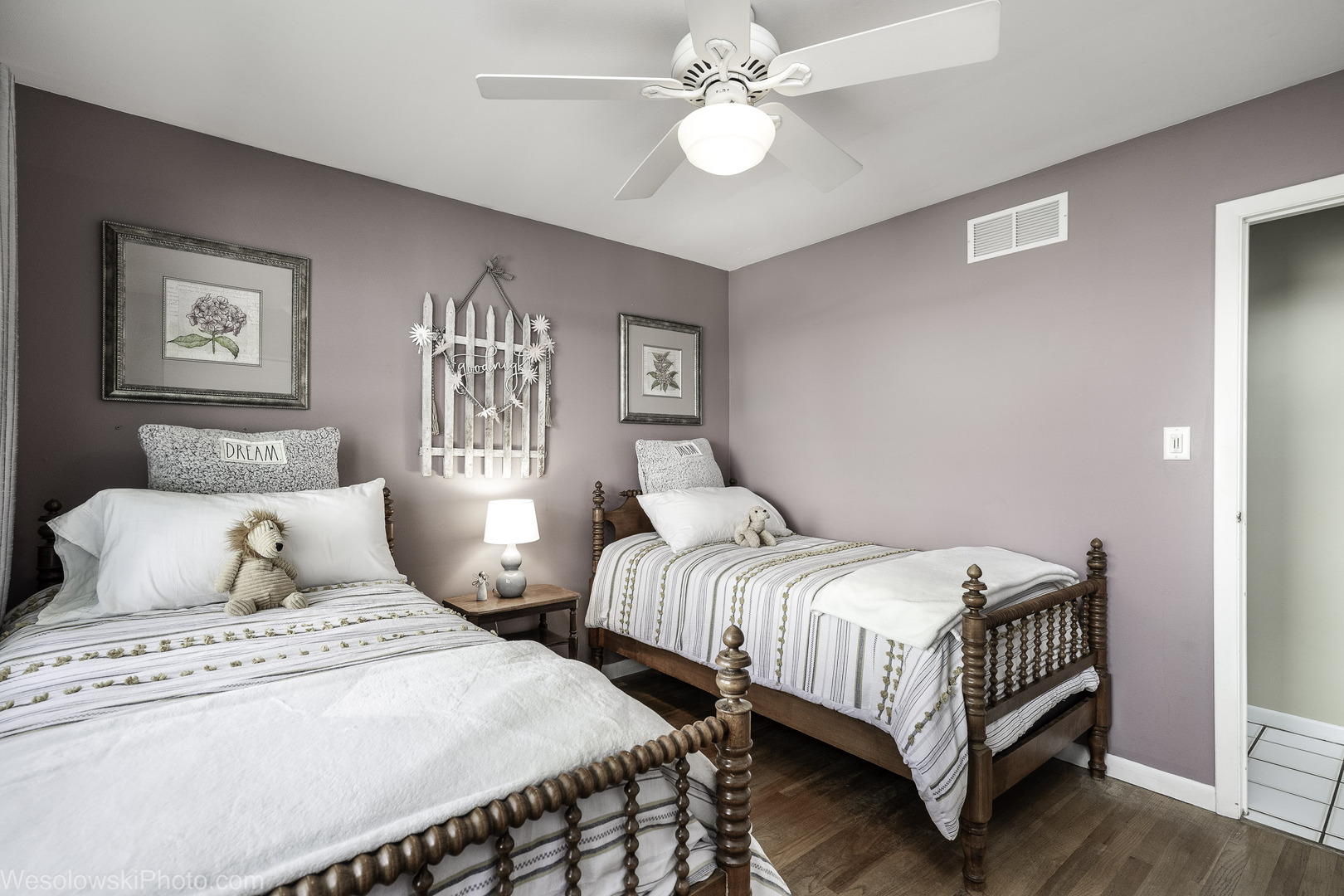 1622 E Greenwood Drive, Mount Prospect, IL 60056