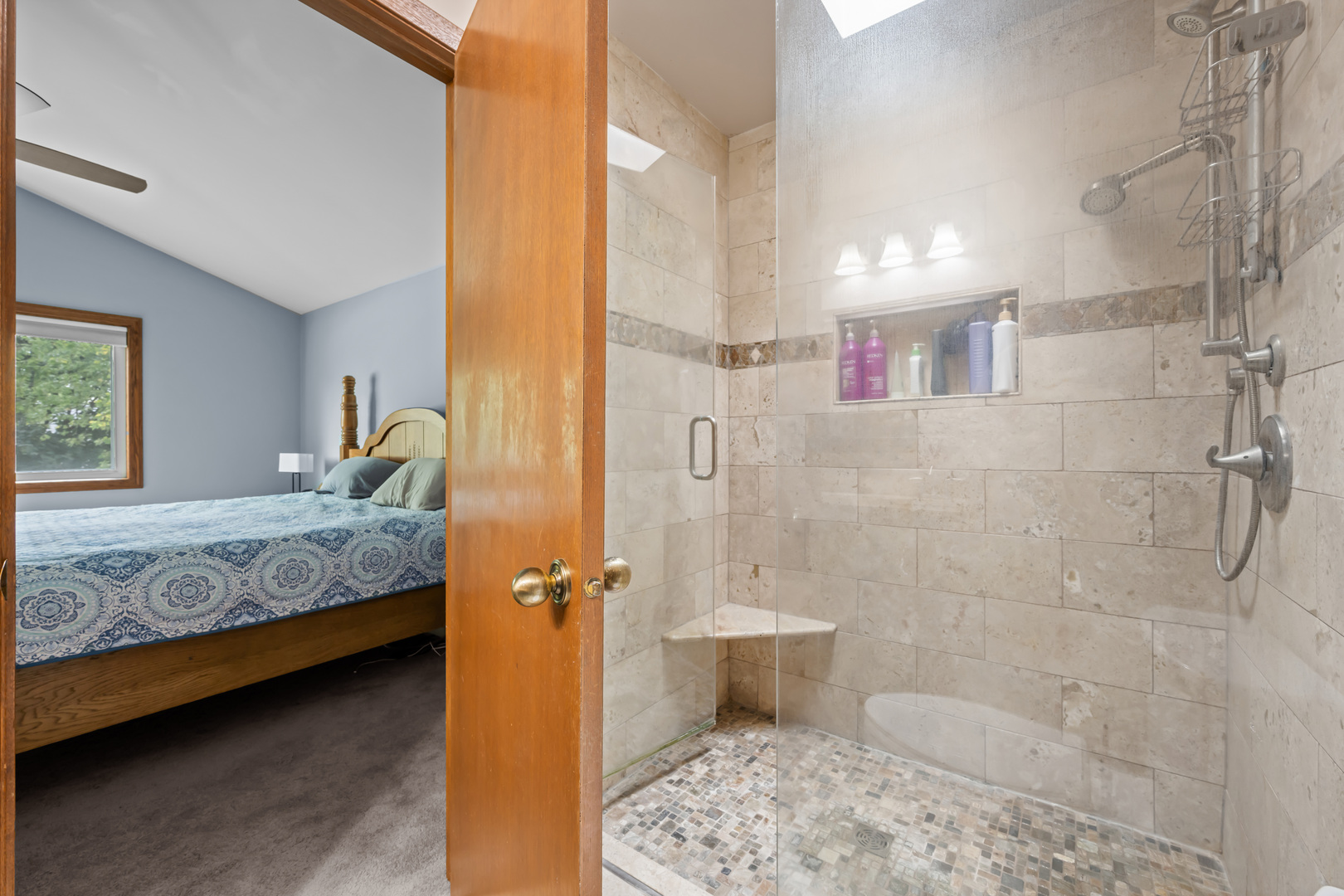 1300 Leawood Court, Naperville, IL 60564