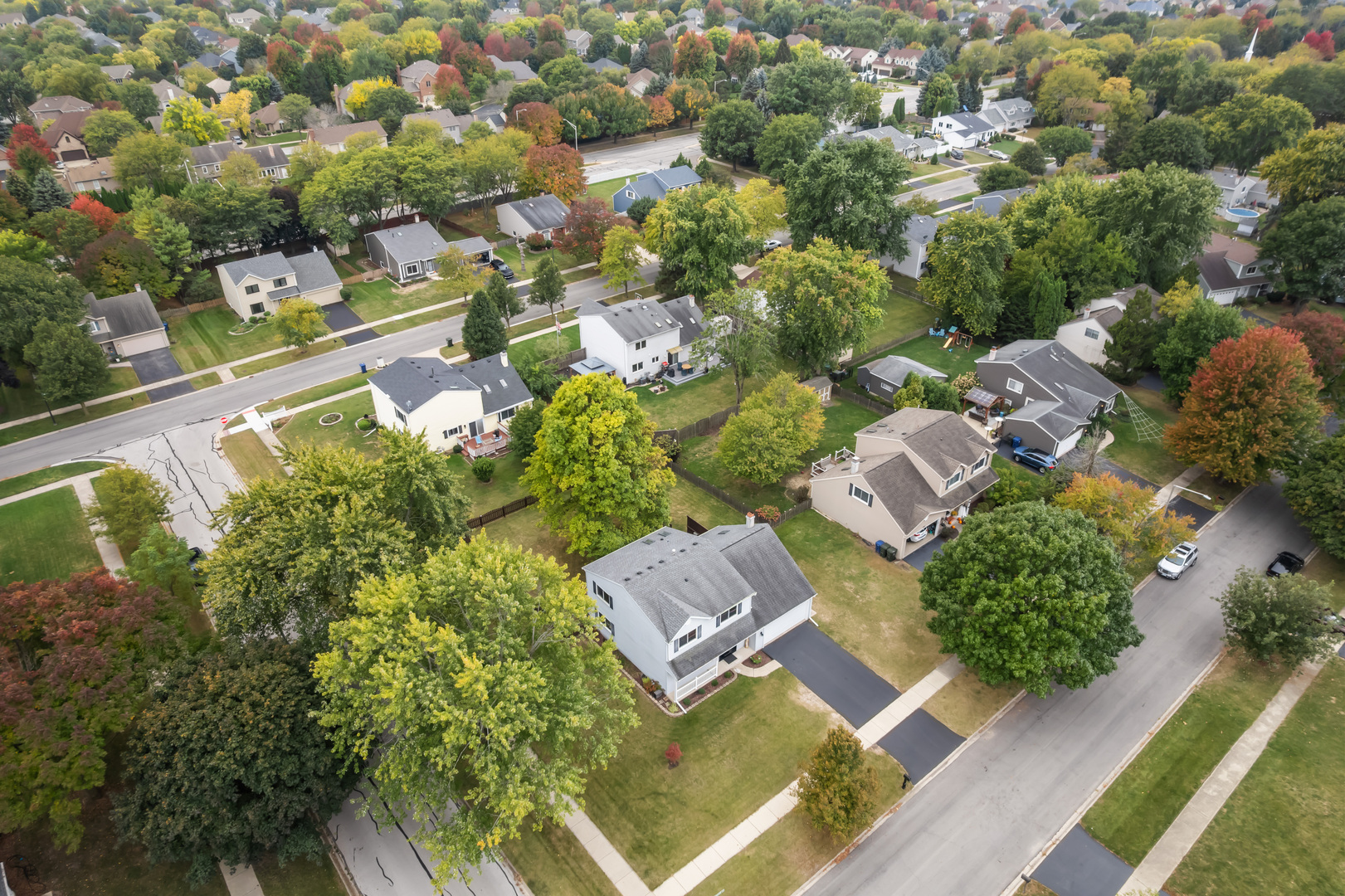 1300 Leawood Court, Naperville, IL 60564