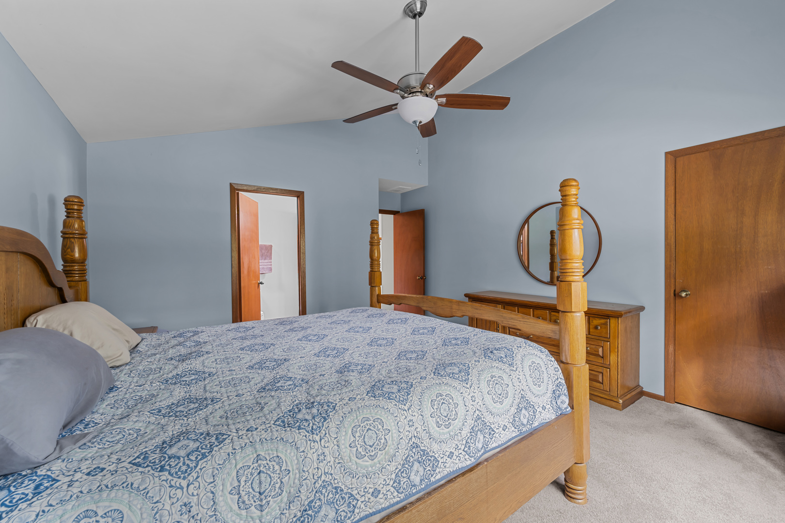 1300 Leawood Court, Naperville, IL 60564