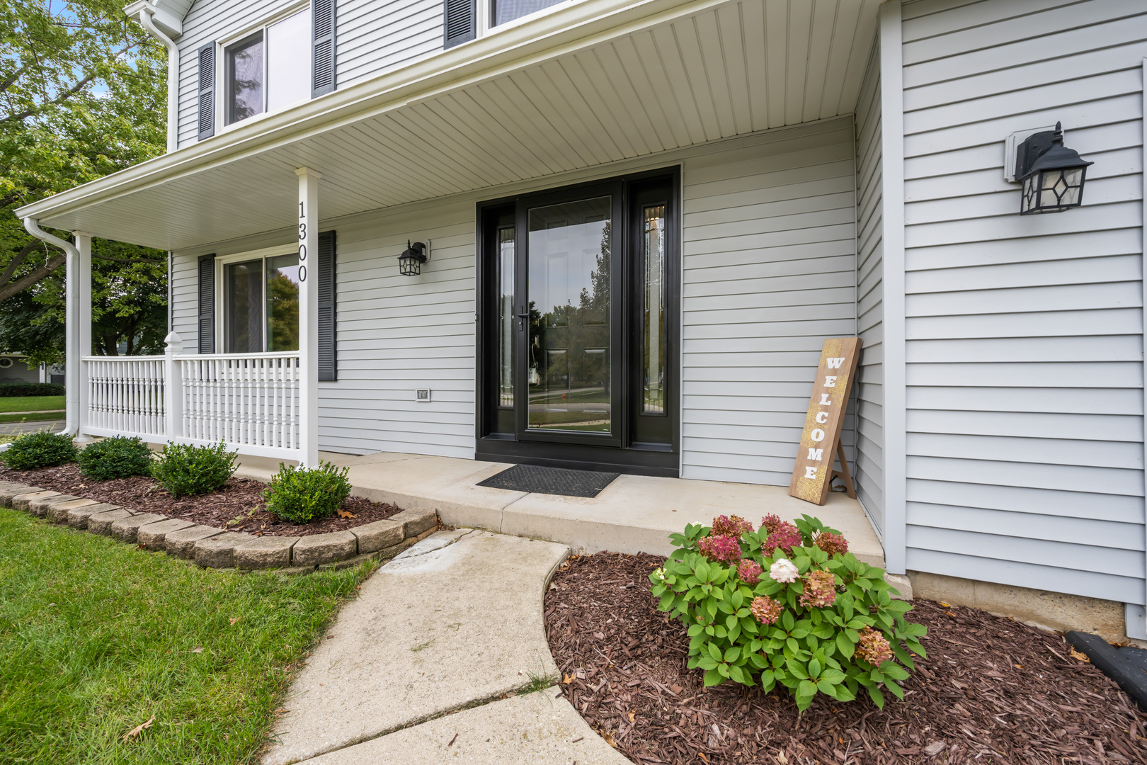 1300 Leawood Court, Naperville, IL 60564