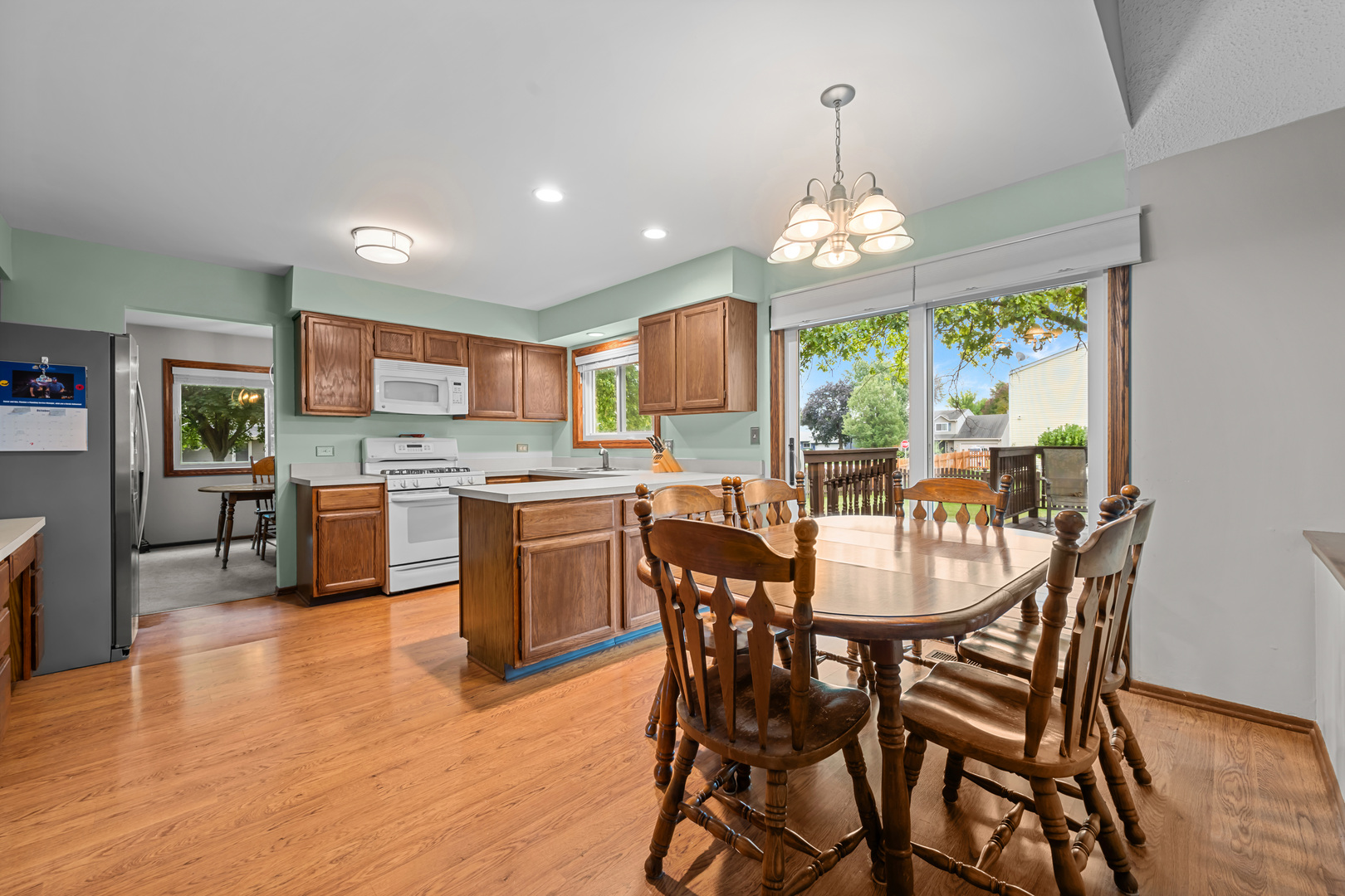 1300 Leawood Court, Naperville, IL 60564