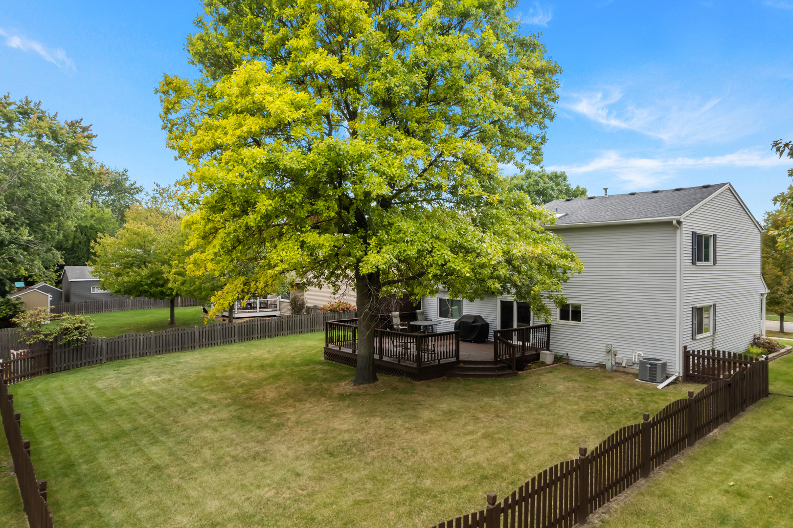 1300 Leawood Court, Naperville, IL 60564