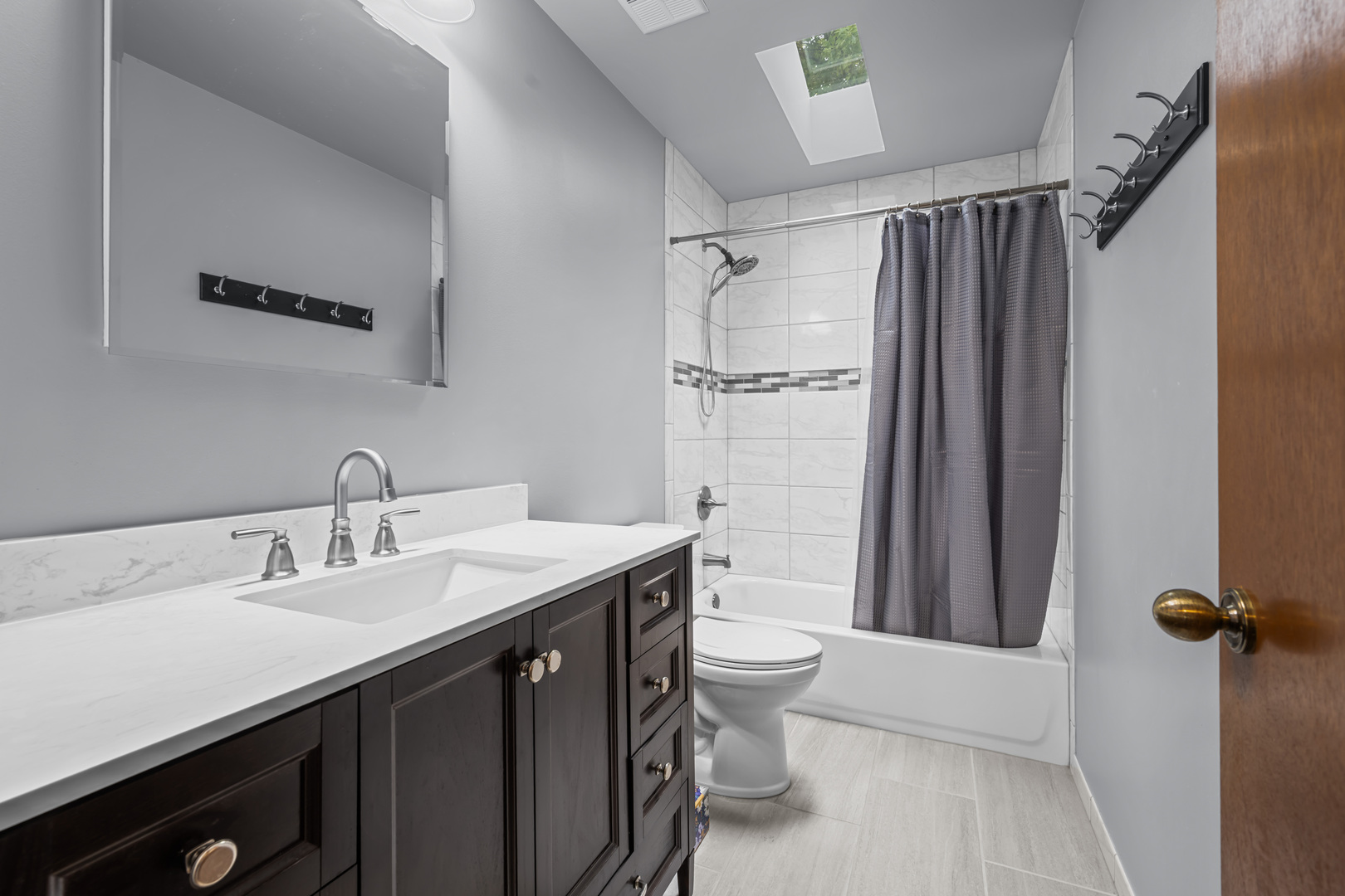 1300 Leawood Court, Naperville, IL 60564