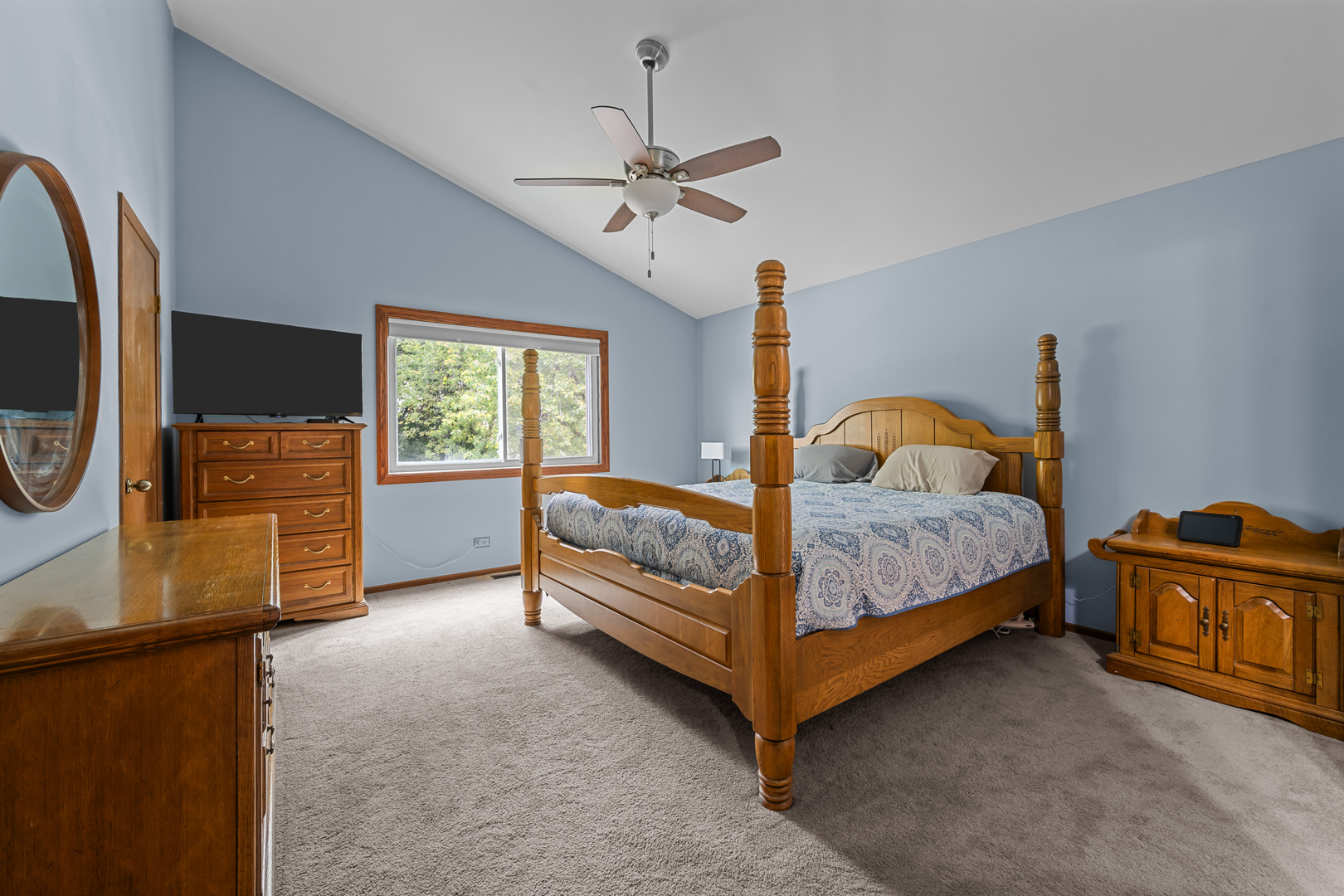 1300 Leawood Court, Naperville, IL 60564