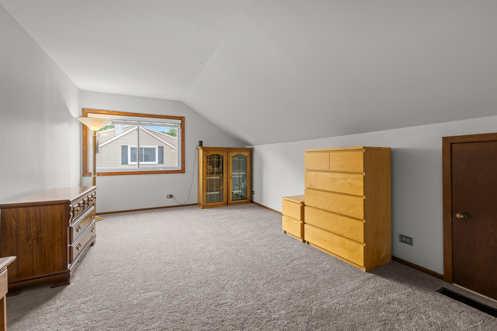 1300 Leawood Court, Naperville, IL 60564