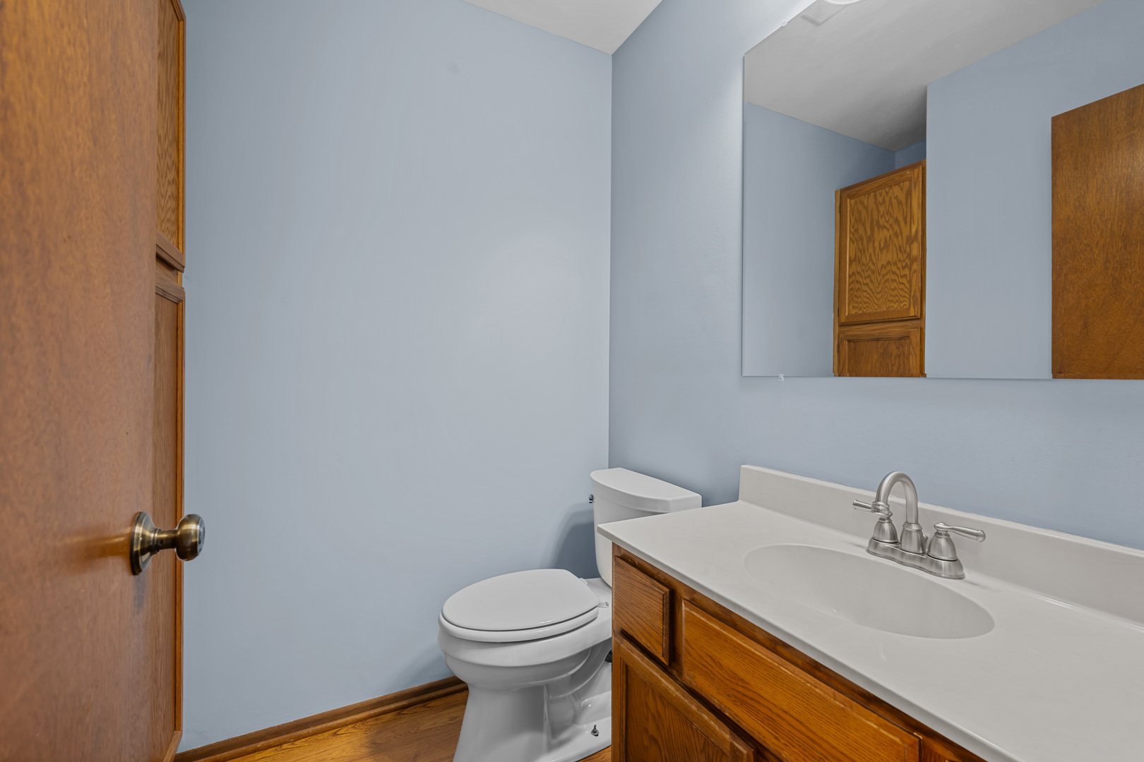 1300 Leawood Court, Naperville, IL 60564