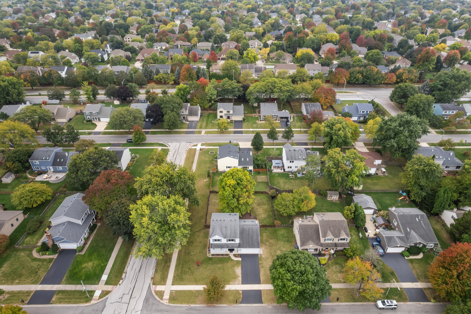 1300 Leawood Court, Naperville, IL 60564