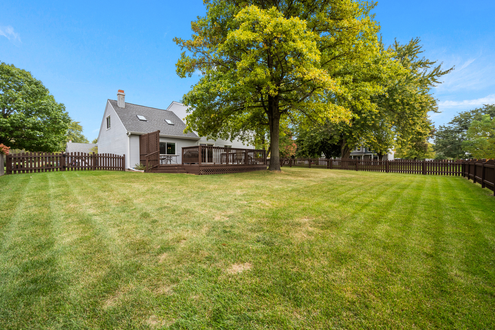 1300 Leawood Court, Naperville, IL 60564