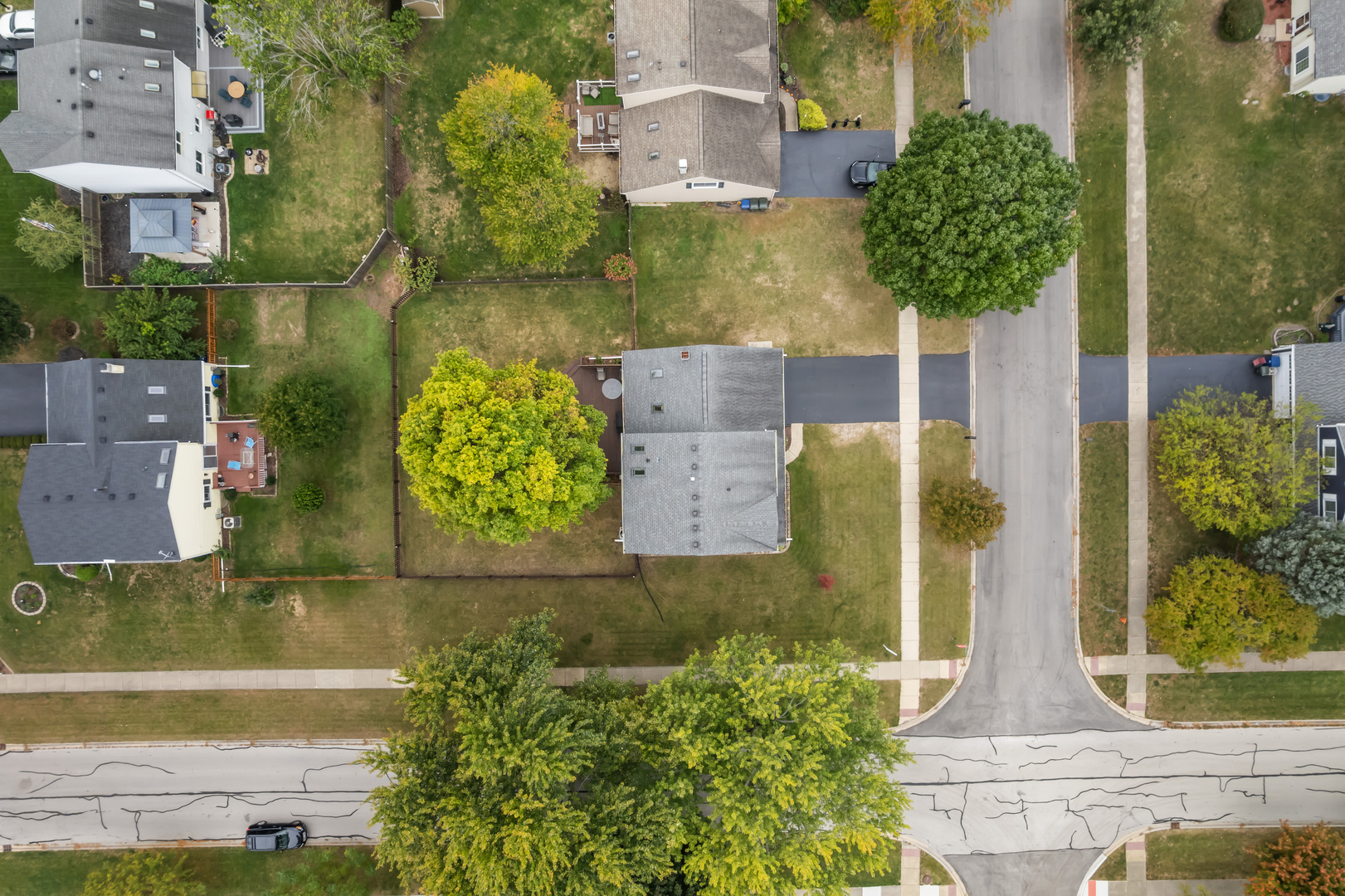 1300 Leawood Court, Naperville, IL 60564