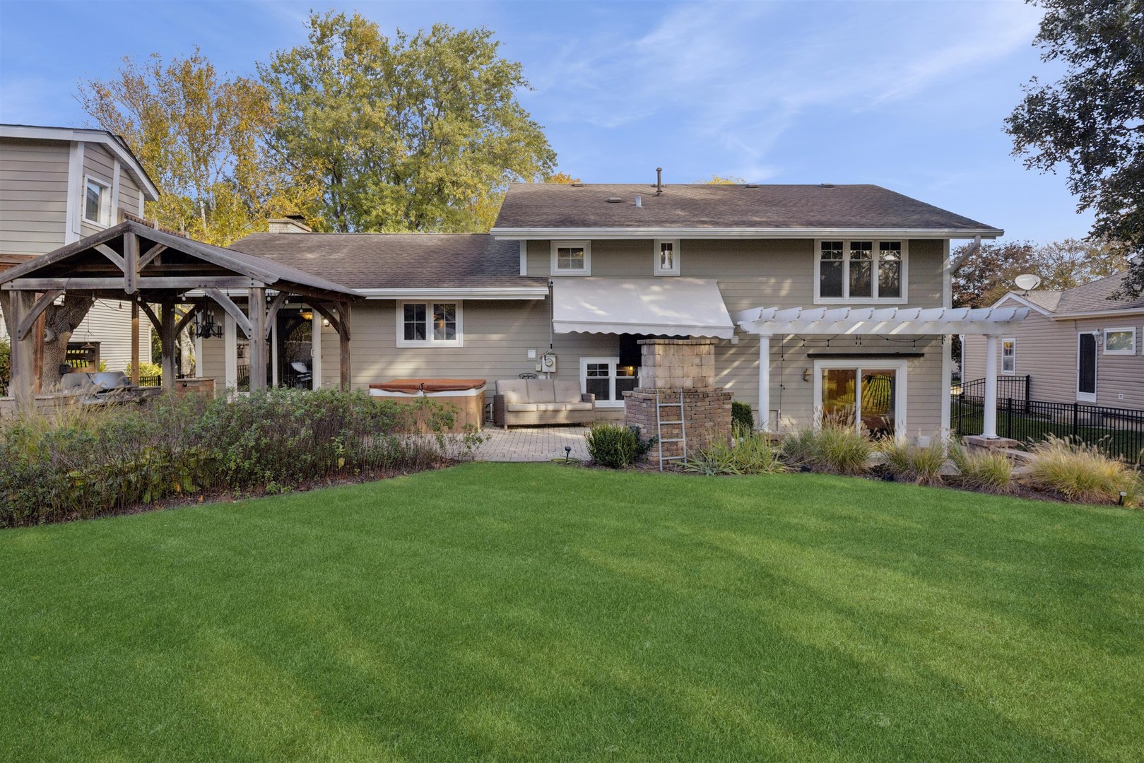 1116 HIDDEN SPRING Drive, Naperville, IL 60540