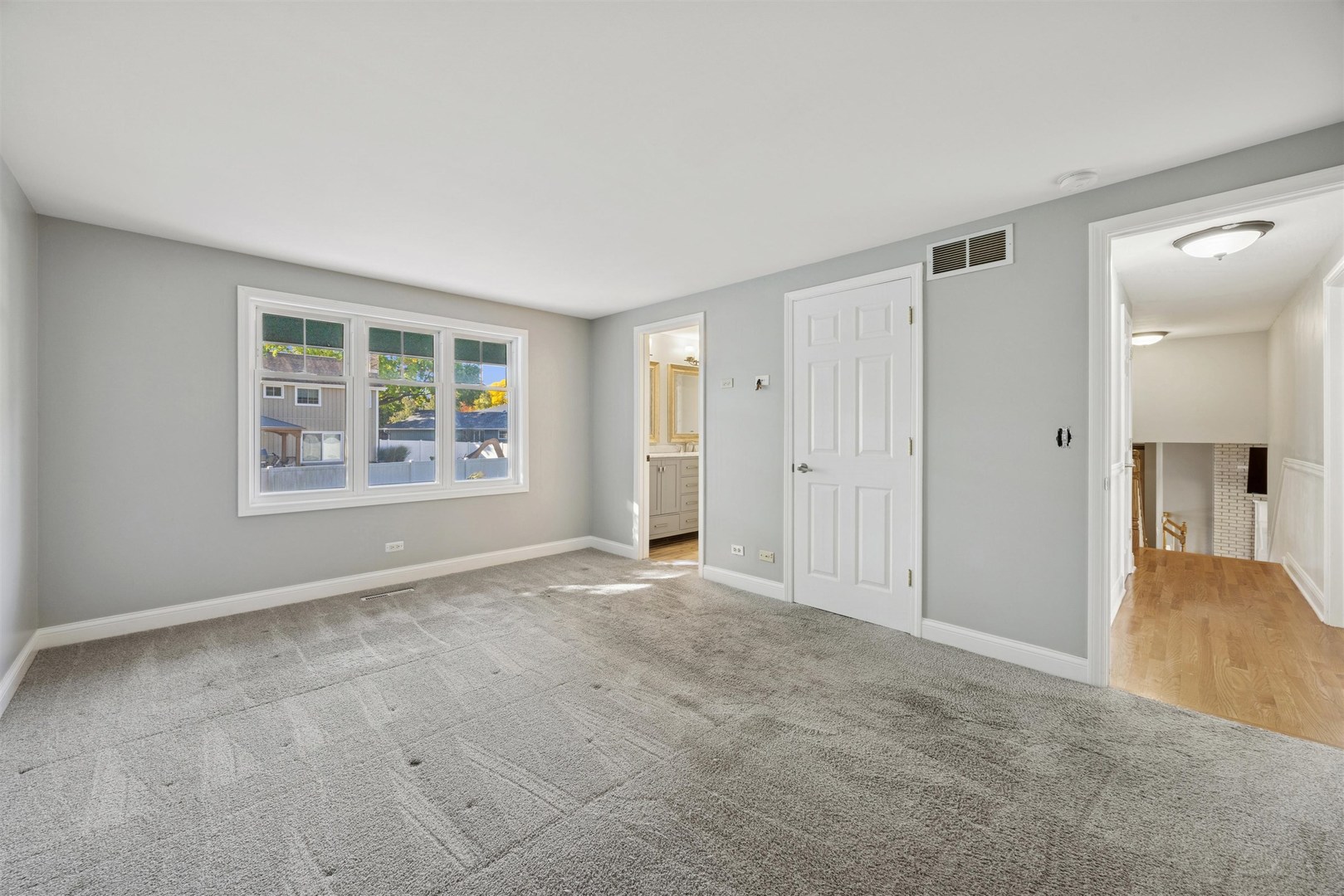 1116 HIDDEN SPRING Drive, Naperville, IL 60540