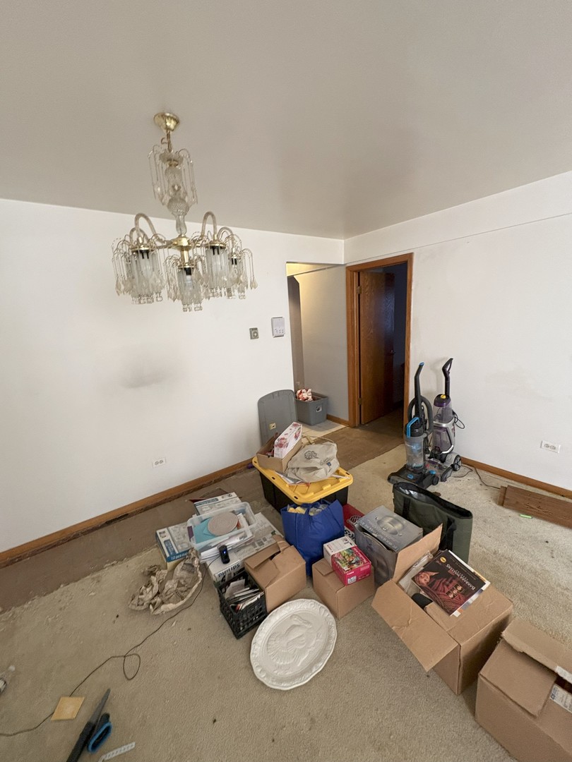 6556 W Barry Avenue #E, Chicago, IL 60634