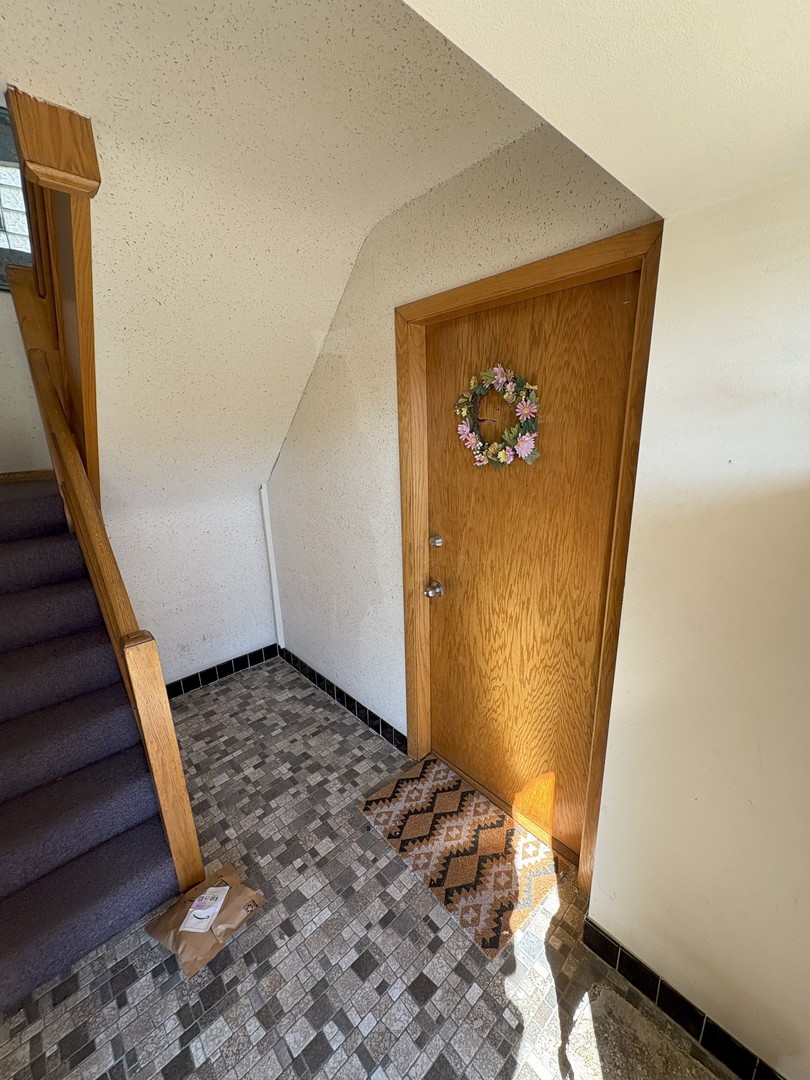 6556 W Barry Avenue #E, Chicago, IL 60634