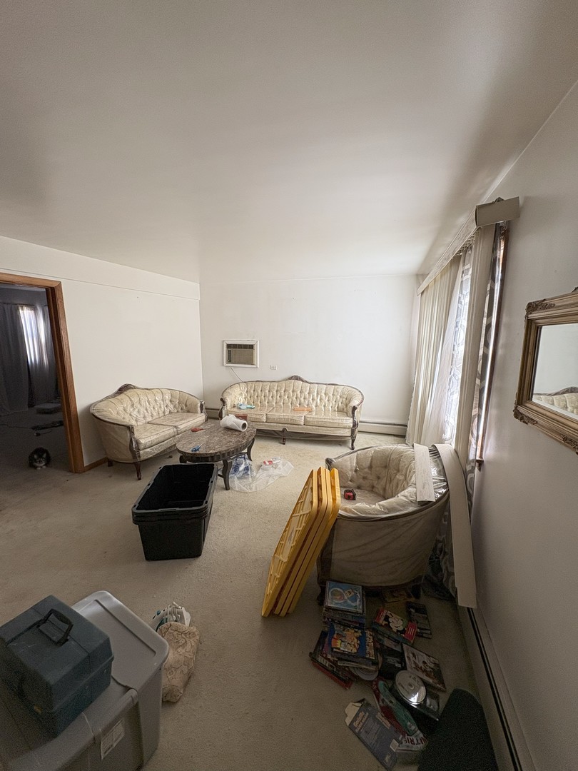 6556 W Barry Avenue #E, Chicago, IL 60634