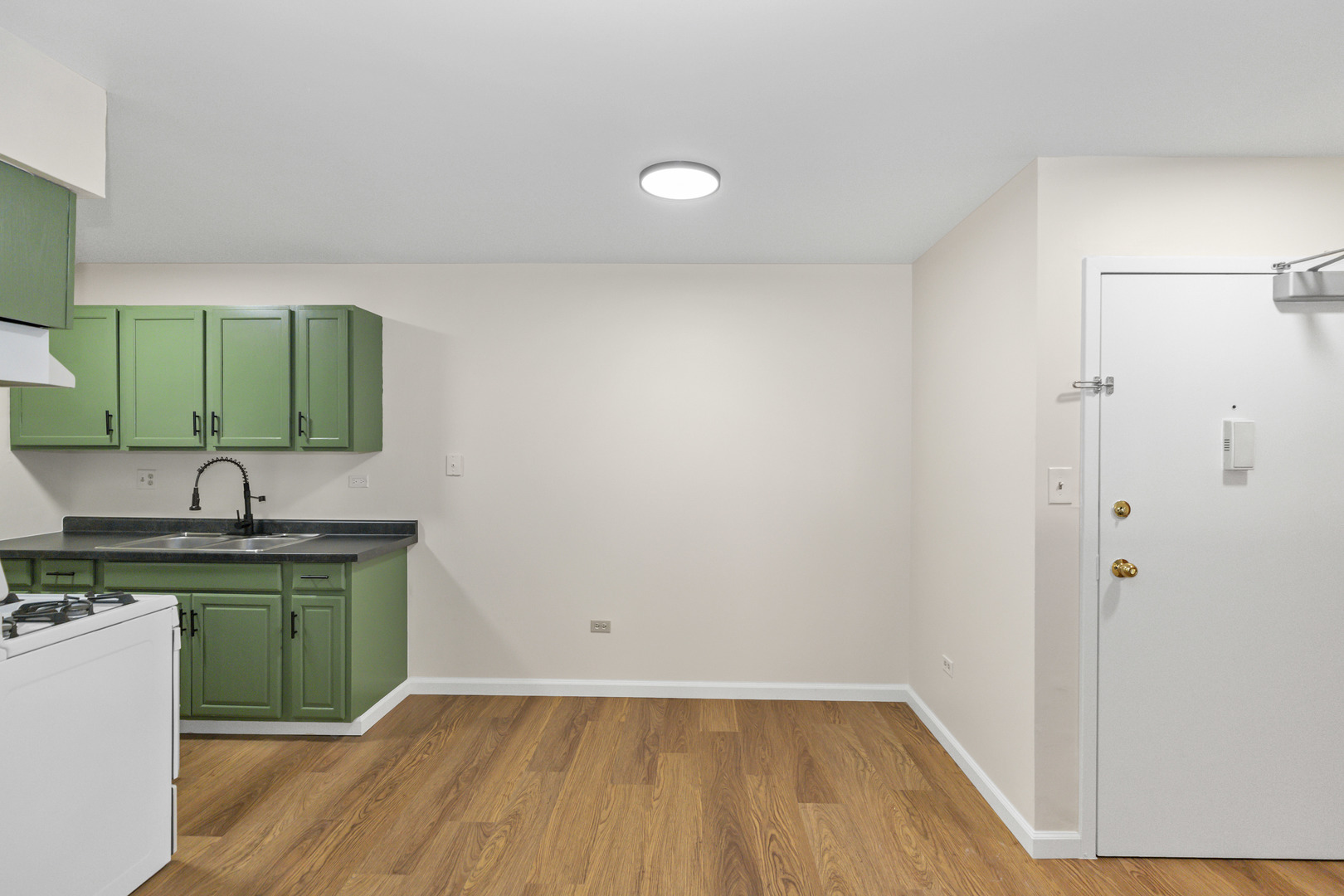 1085 Higgins Quarters Drive #104, Hoffman Estates, IL 60194