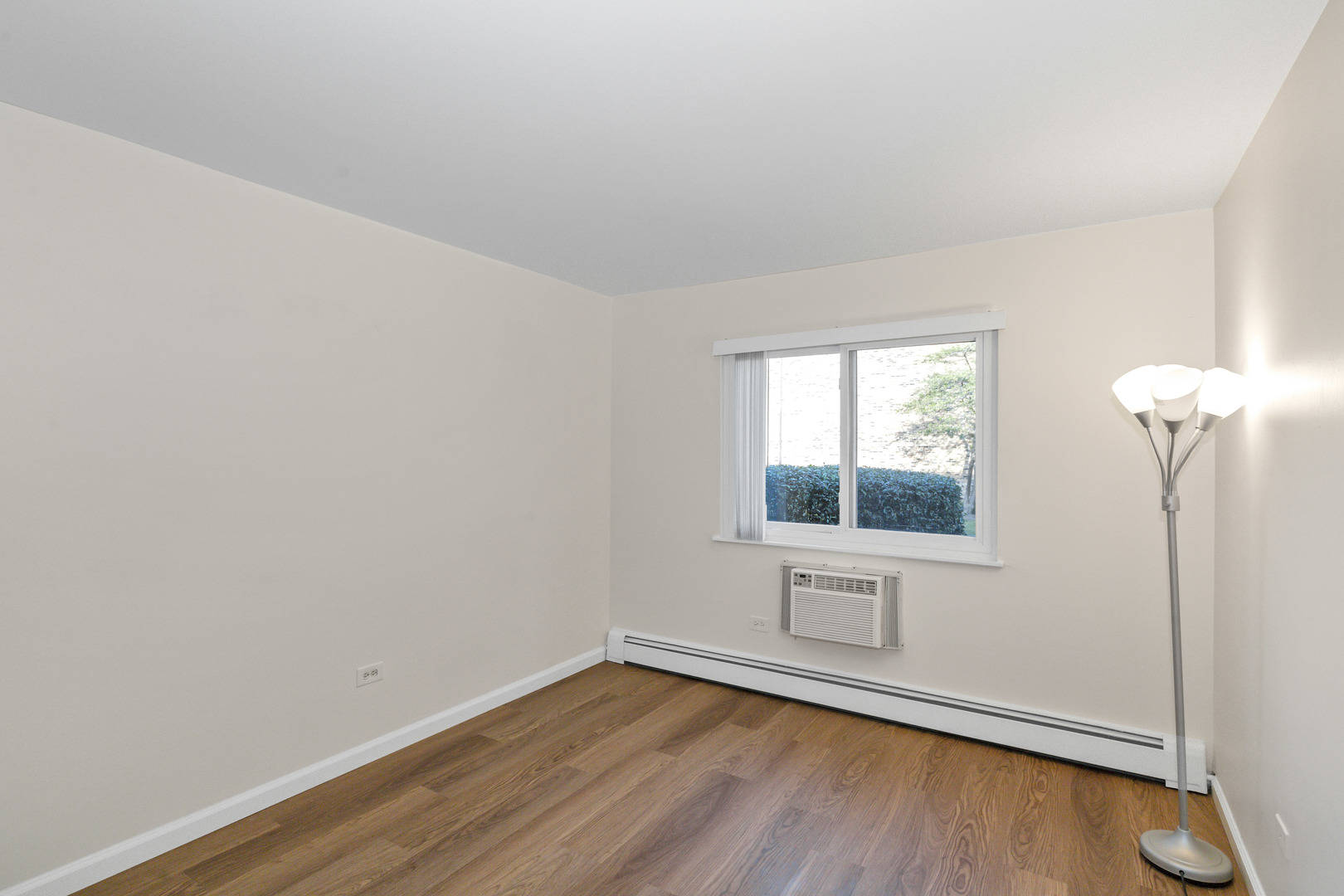 1085 Higgins Quarters Drive #104, Hoffman Estates, IL 60194