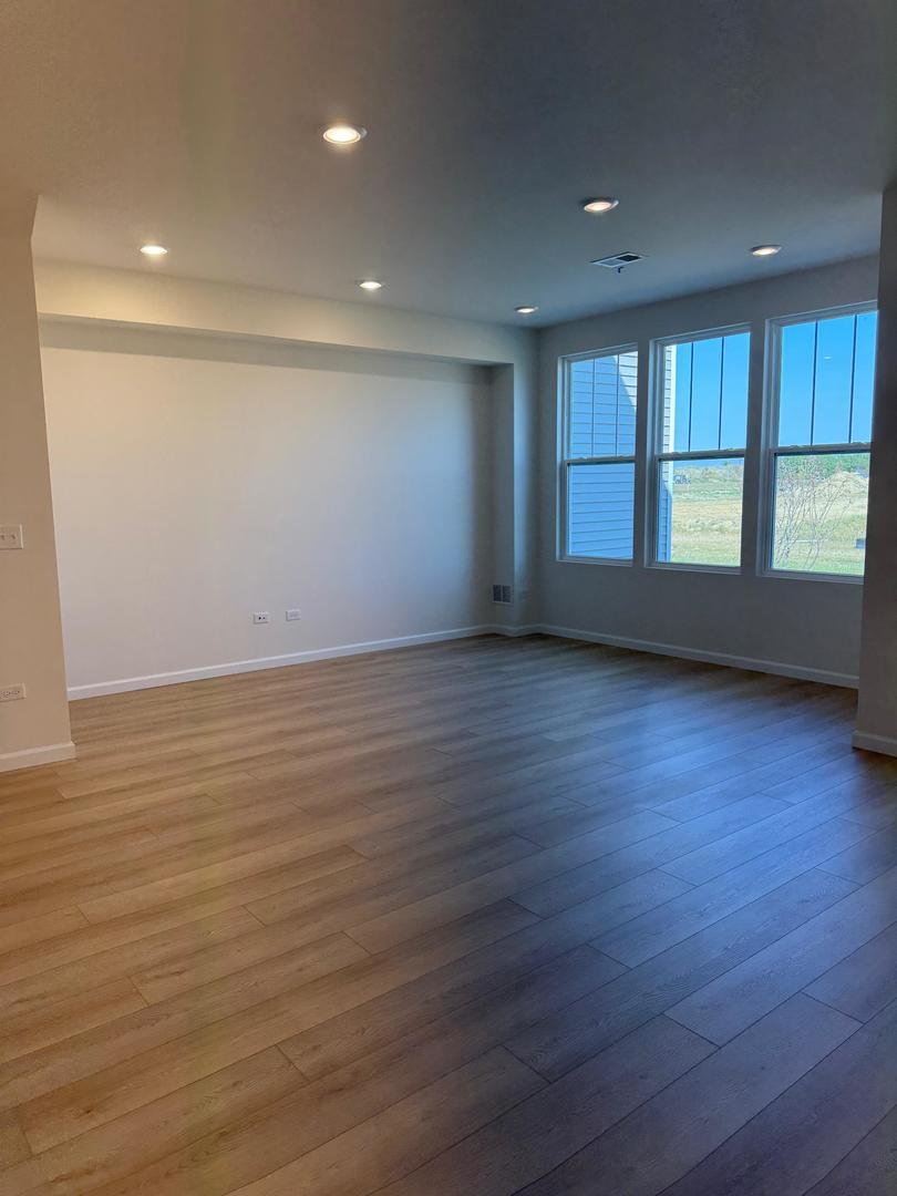 660 Switchgrass Way #58002, Bolingbrook, IL 60490