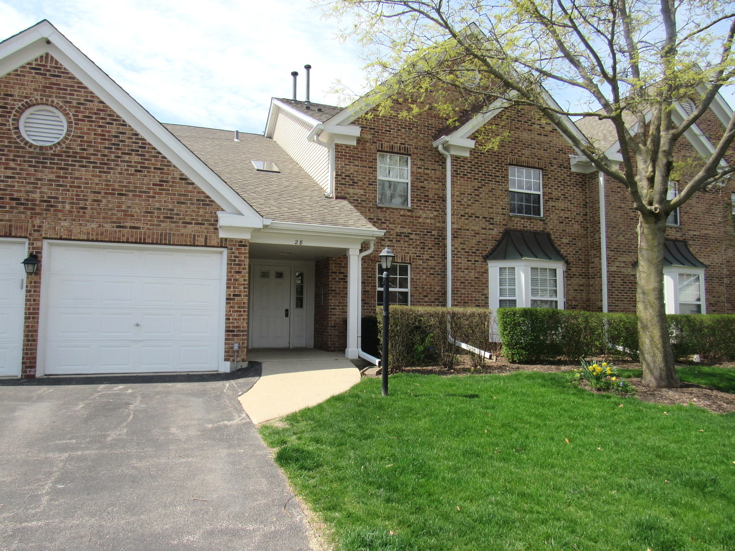 28 ASHBURN Court #Z1, Schaumburg, IL 60193